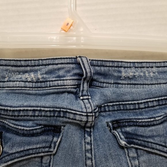 Charlotte Russe shorts 6 lightly distressed denim jean bermuda long whiskered - Picture 14 of 16